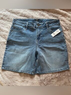 NWT New York & Company Women’s Blue Denim Shorts